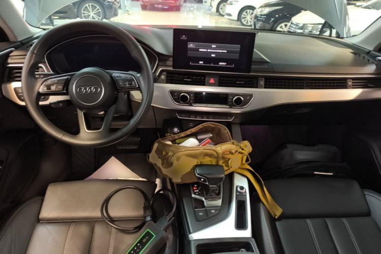 Used Audi A4L 2020 40 TFSI Luxury Dynamic Model Center Console