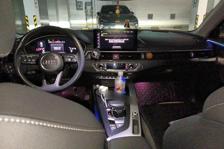 Used Audi A4L 2020 40 TFSI Luxury Dynamic Model Center Console