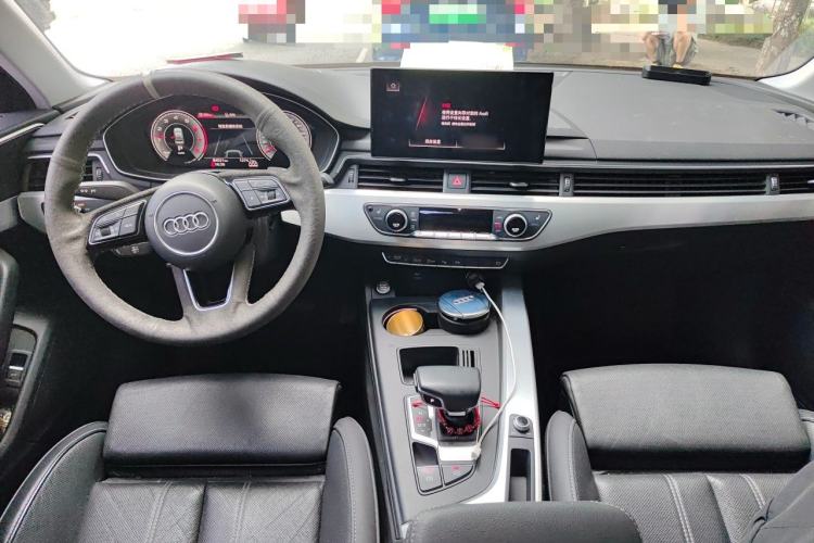 Used Audi A4L 2020 40 TFSI Luxury Dynamic Model Center Console