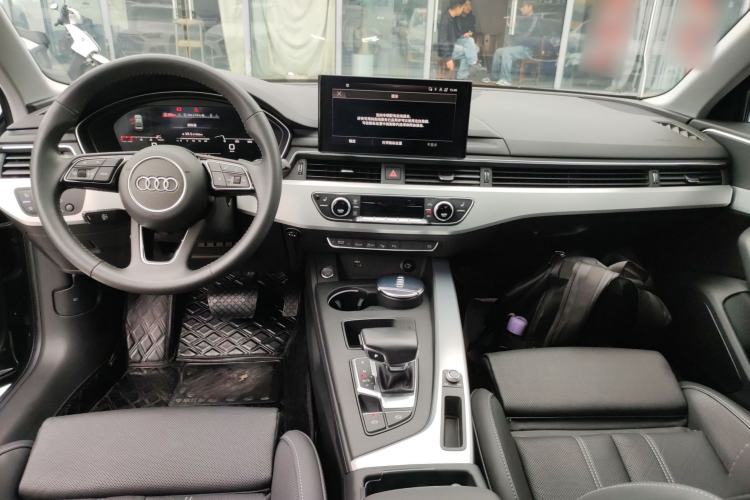 Used Audi A4L 2020 40 TFSI Luxury Dynamic Model Center Console