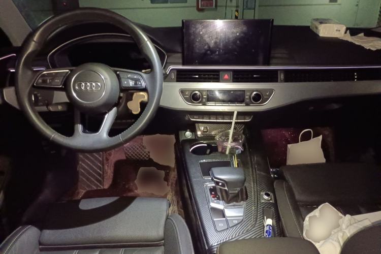 Used Audi A4L 2020 40 TFSI Luxury Dynamic Model Center Console