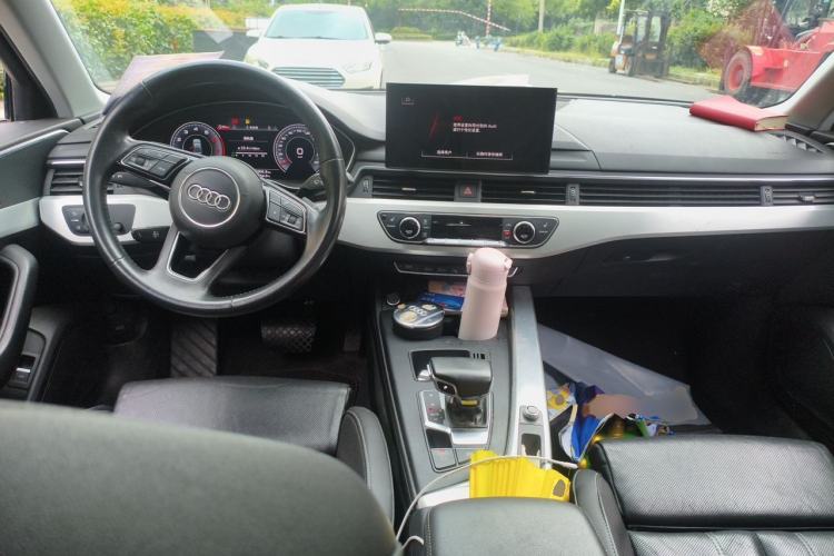 Used Audi A4L 2020 40 TFSI Luxury Dynamic Model Center Console