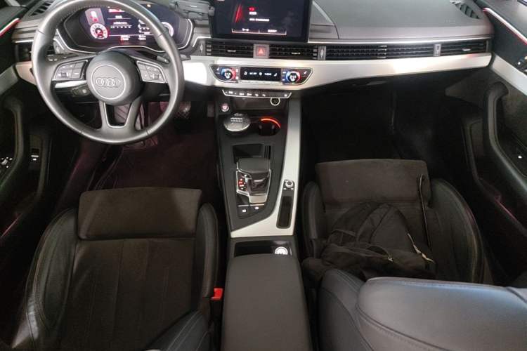 Used Audi A4L 2020 40 TFSI Luxury Dynamic Model Center Console
