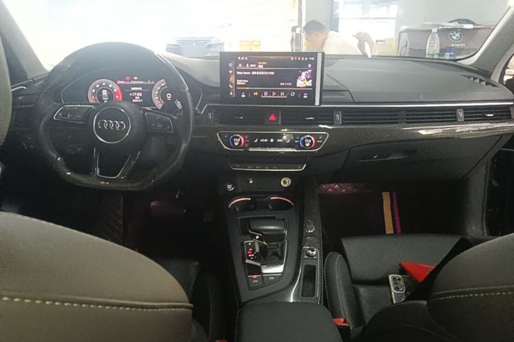 Used Audi A4L 2020 40 TFSI Luxury Dynamic Model Center Console