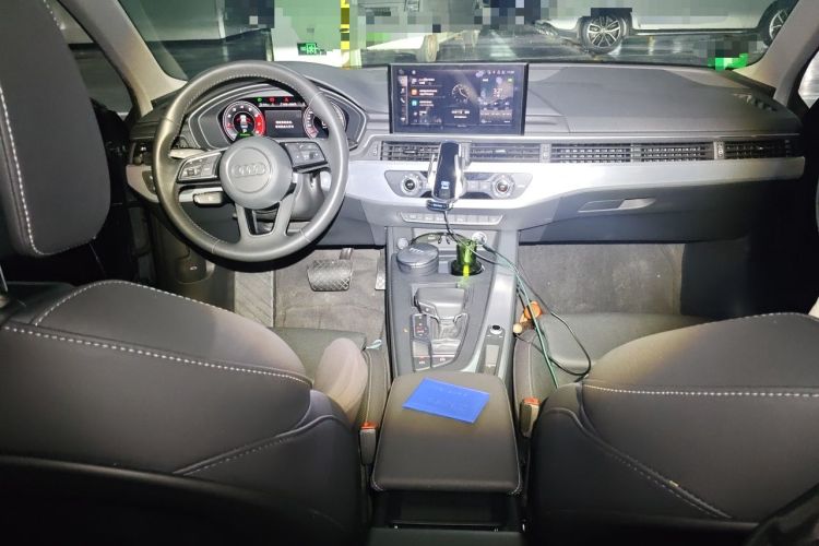 Used Audi A4L 2020 40 TFSI Fashionable and Elegant Model Center Console