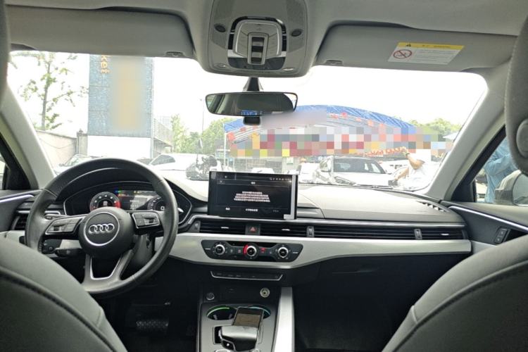 Used Audi A4L 2020 40 TFSI Fashionable and Elegant Model Center Console