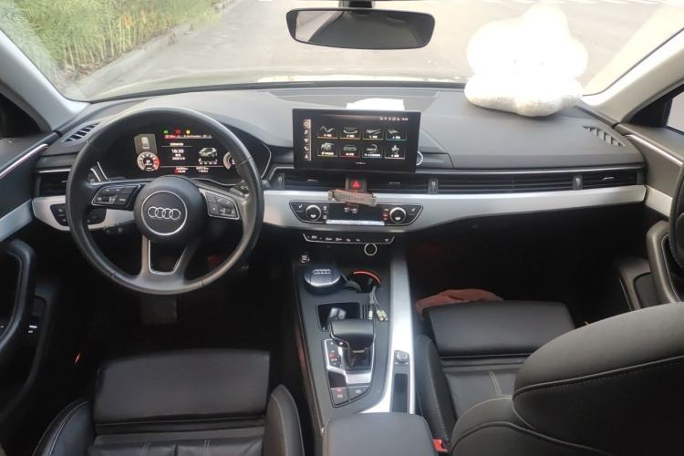 Used Audi A4L 2020 40 TFSI Luxury Dynamic Model Center Console