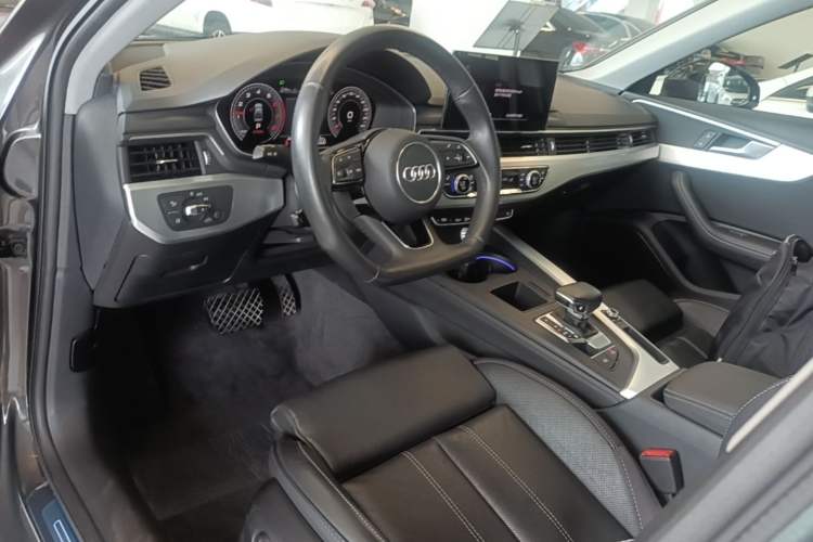 Used Audi A4L 2020 40 TFSI Luxury Dynamic Model Center Console