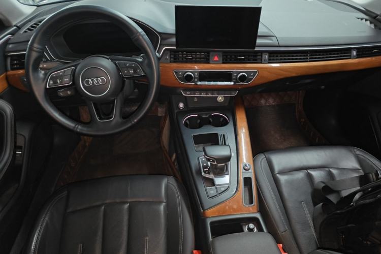 Used Audi A4L 2020 40 TFSI Fashionable and Elegant Model Center Console