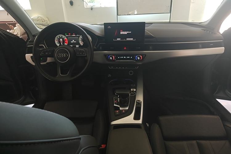Used Audi A4L 2020 40 TFSI Luxury Dynamic Model Center Console