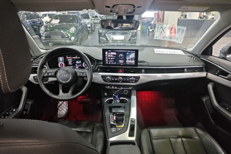 Used Audi A4L 2020 40 TFSI Fashionable and Elegant Model Center Console