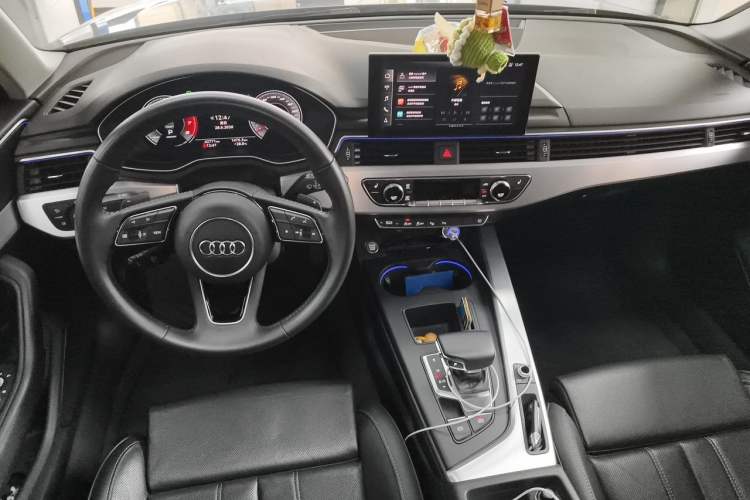Used Audi A4L 2020 40 TFSI Luxury Dynamic Model Center Console