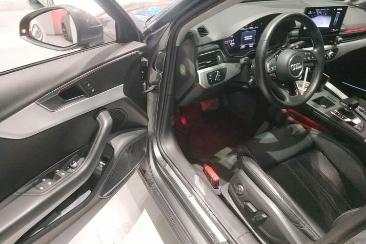 Used Audi A4L 2020 40 TFSI Fashion Dynamic Model Driver Seat