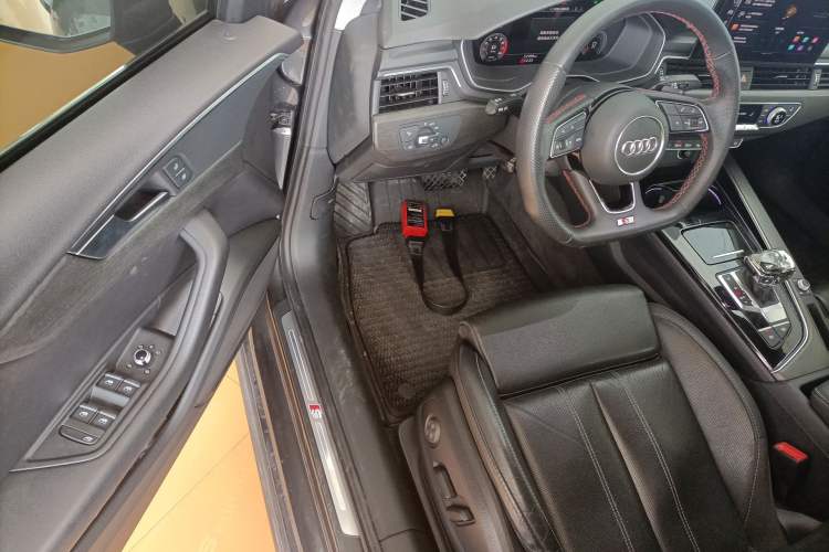 Used Audi A4L 2020 40 TFSI Luxury Dynamic Model Driver Seat