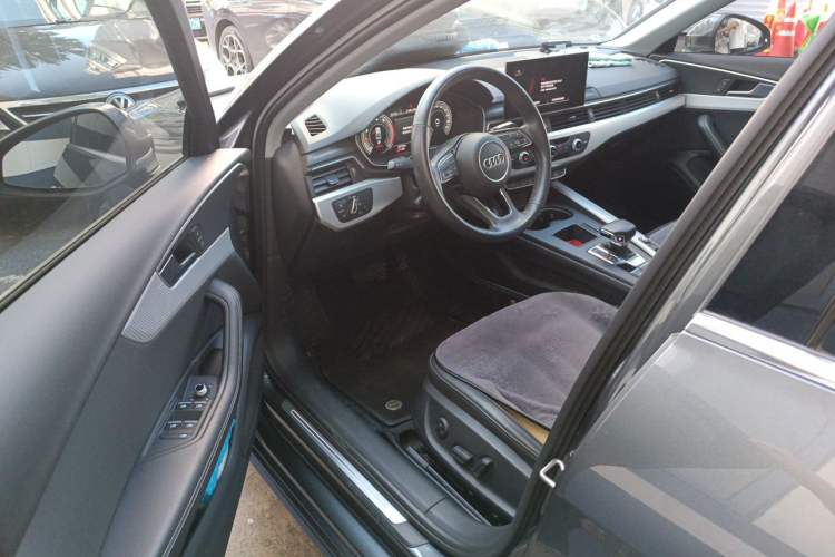 Used Audi A4L 2020 40 TFSI Fashionable and Elegant Model Driver Seat