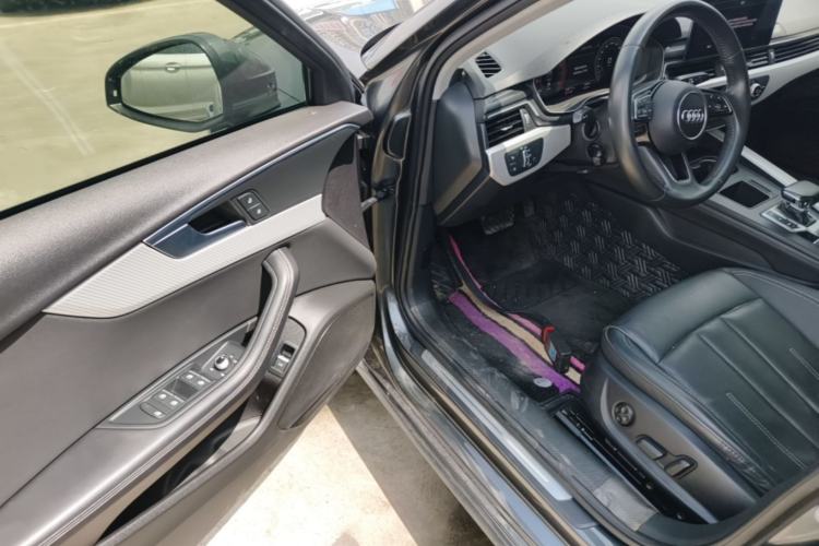 Used Audi A4L 2020 40 TFSI Fashionable and Elegant Model Driver Seat