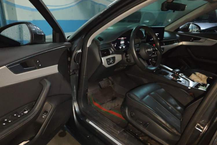 Used Audi A4L 2020 40 TFSI Fashionable and Elegant Model Driver Seat