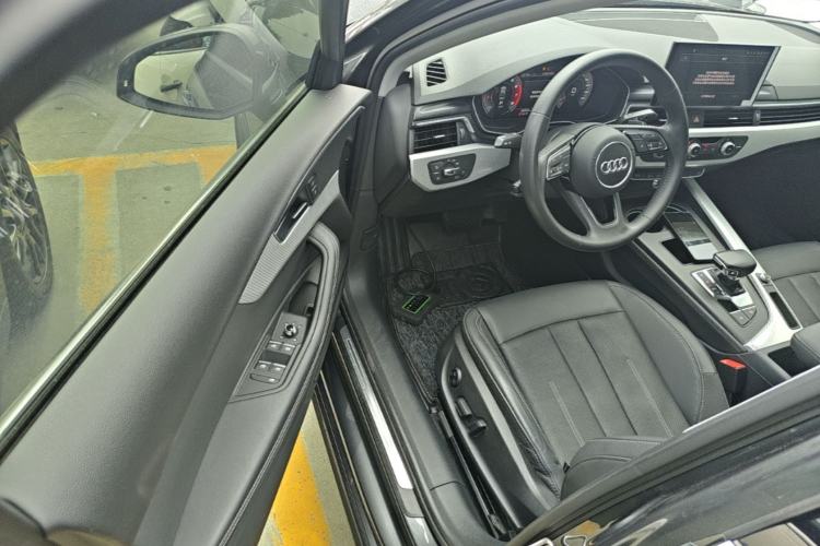 Used Audi A4L 2020 40 TFSI Fashionable and Elegant Model Driver Seat