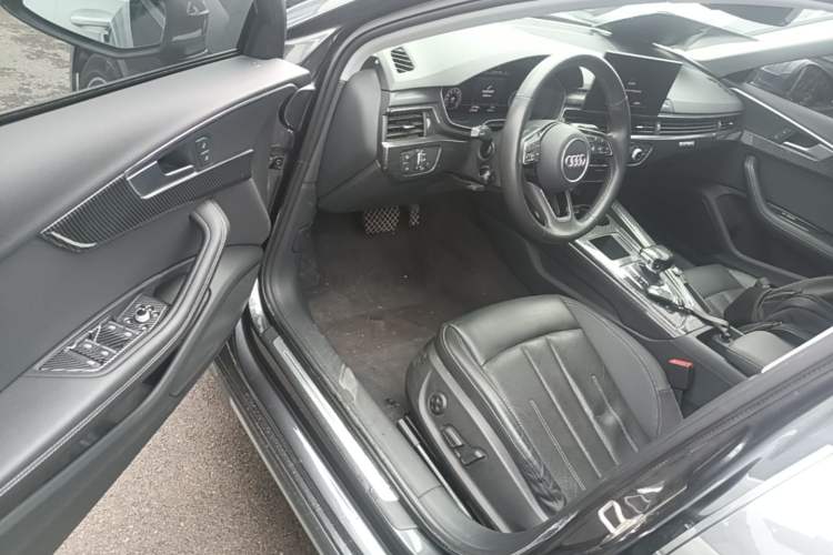 Used Audi A4L 2020 40 TFSI Fashionable and Elegant Model Driver Seat