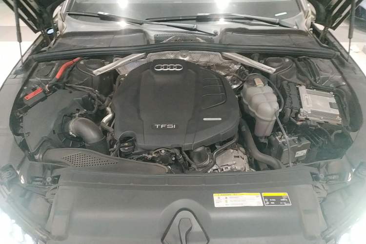 Used Audi A4L 2020 40 TFSI Fashion Dynamic Model Engine Bay