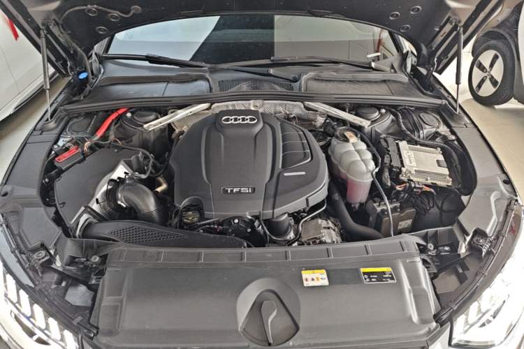 Used Audi A4L 2020 40 TFSI Fashion Dynamic Model Engine Bay