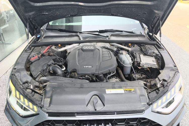 Used Audi A4L 2020 40 TFSI quattro Luxury Dynamic Model Engine Bay