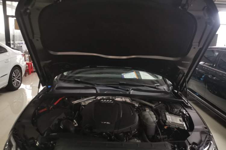 Used Audi A4L 2020 40 TFSI Fashion Dynamic Model Engine Bay