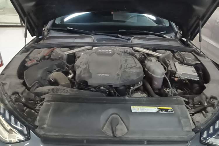 Used Audi A4L 2020 40 TFSI Fashion Dynamic Model Engine Bay