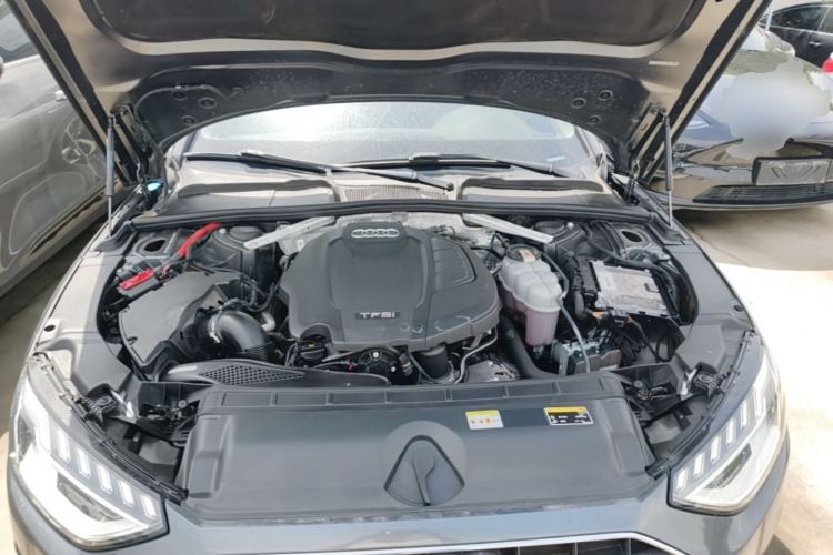 Used Audi A4L 2020 40 TFSI Fashionable and Elegant Model Engine Bay