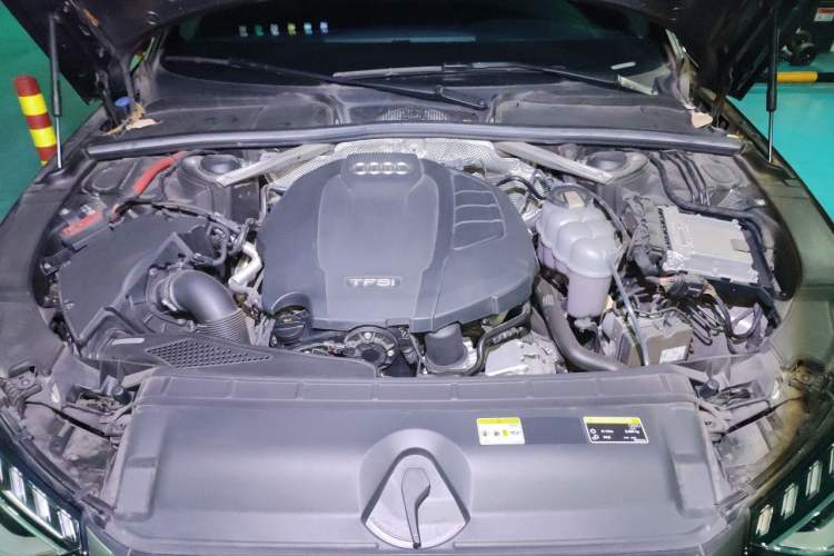 Used Audi A4L 2020 40 TFSI Fashion Dynamic Model Engine Bay