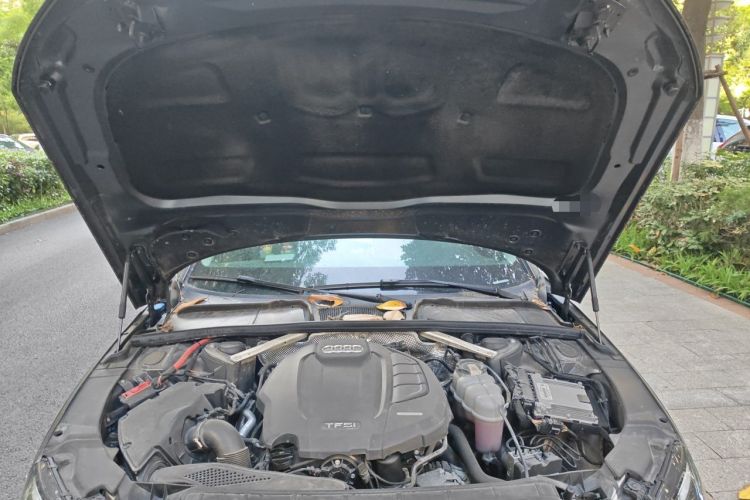 Used Audi A4L 2020 40 TFSI quattro Luxury Dynamic Model Engine Bay