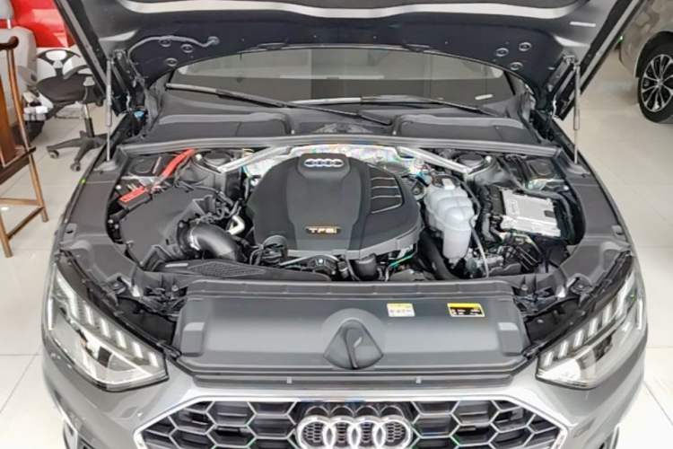 Used Audi A4L 2020 40 TFSI Luxury Dynamic Model Engine Bay