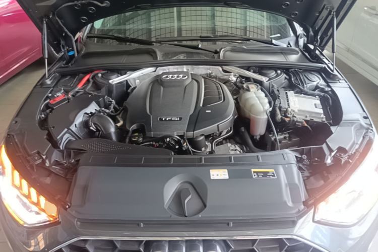 Used Audi A4L 2020 40 TFSI quattro Luxury Dynamic Model Engine Bay