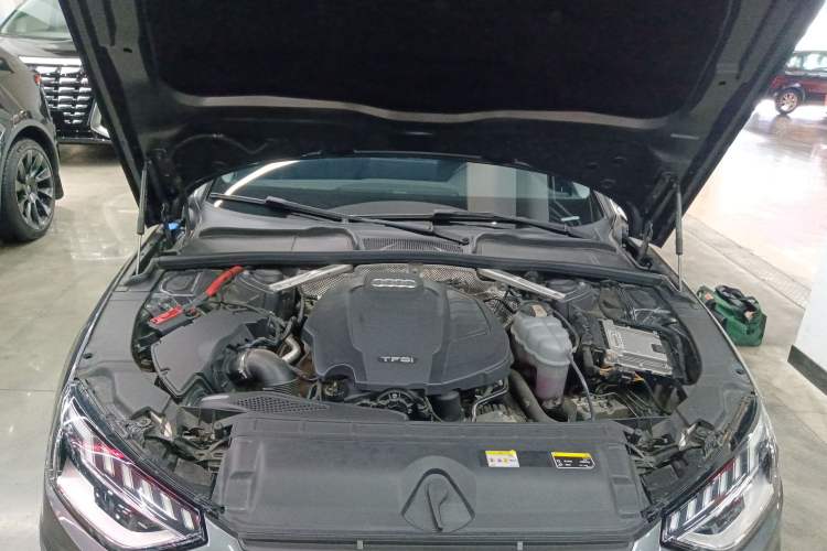 Used Audi A4L 2020 40 TFSI Fashion Dynamic Model Engine Bay
