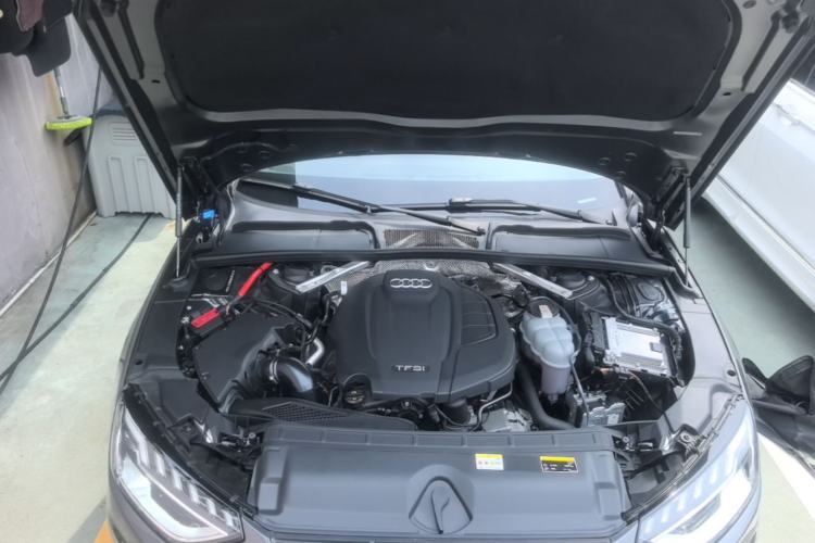 Used Audi A4L 2020 40 TFSI Fashion Dynamic Model Engine Bay