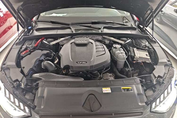Used Audi A4L 2020 40 TFSI Fashion Dynamic Model Engine Bay