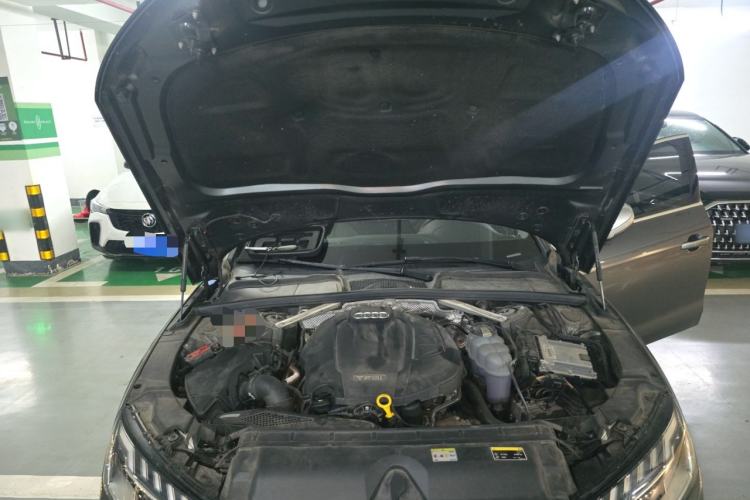Used Audi A4L 2020 40 TFSI Luxury Dynamic Model Engine Bay