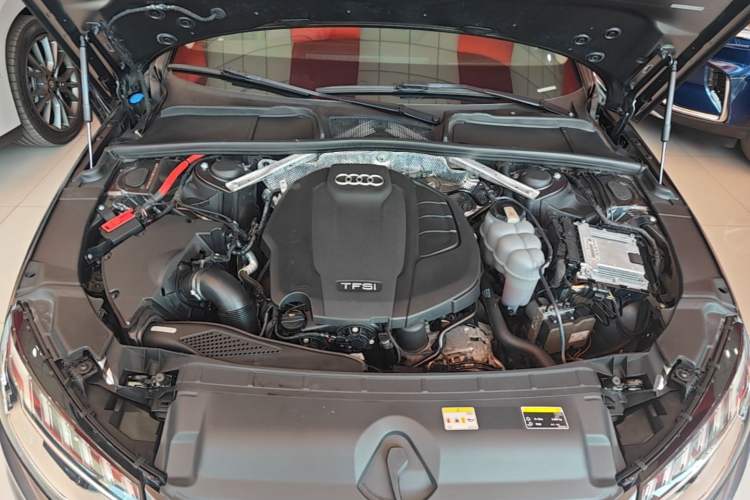 Used Audi A4L 2020 40 TFSI quattro Luxury Dynamic Model Engine Bay