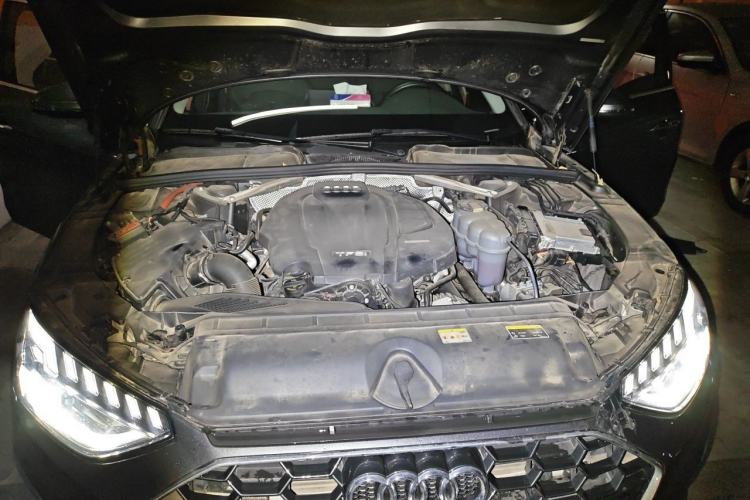 Used Audi A4L 2020 40 TFSI quattro Luxury Dynamic Model Engine Bay