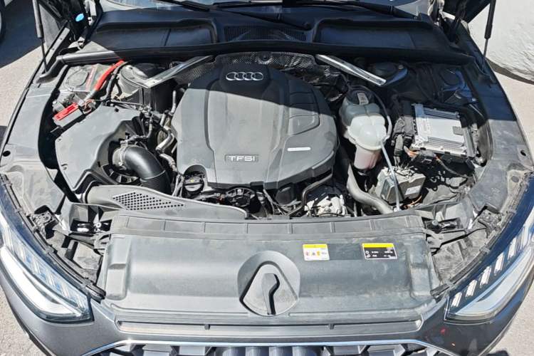 Used Audi A4L 2020 40 TFSI Fashion Dynamic Model Engine Bay