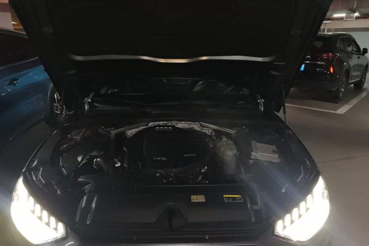 Used Audi A4L 2020 40 TFSI Luxury Dynamic Model Engine Bay