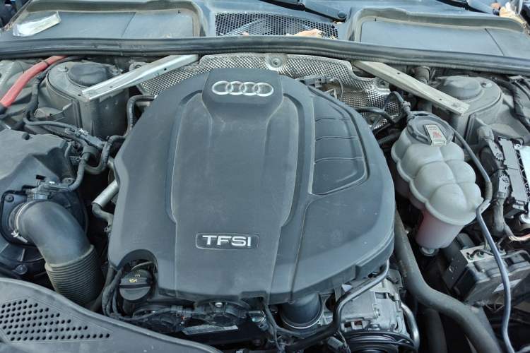 Used Audi A4L 2020 40 TFSI Fashion Dynamic Model Engine Bay