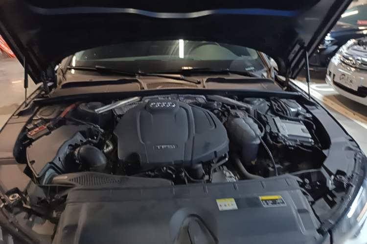 Used Audi A4L 2020 40 TFSI Luxury Dynamic Model Engine Bay