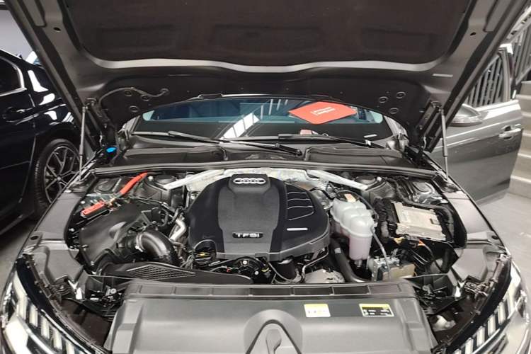 Used Audi A4L 2020 40 TFSI Fashion Dynamic Model Engine Bay