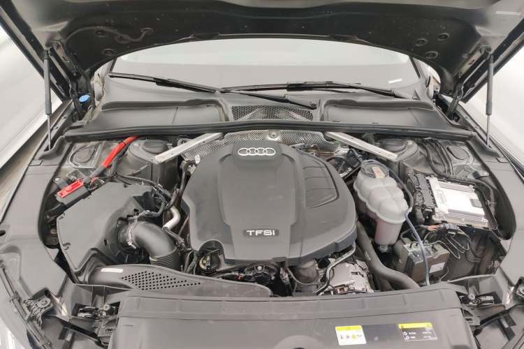 Used Audi A4L 2020 40 TFSI Luxury Dynamic Model Engine Bay
