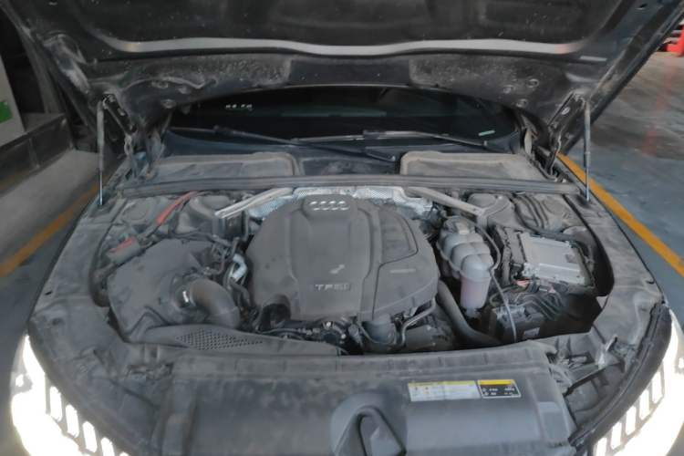 Used Audi A4L 2020 40 TFSI Fashion Dynamic Model Engine Bay