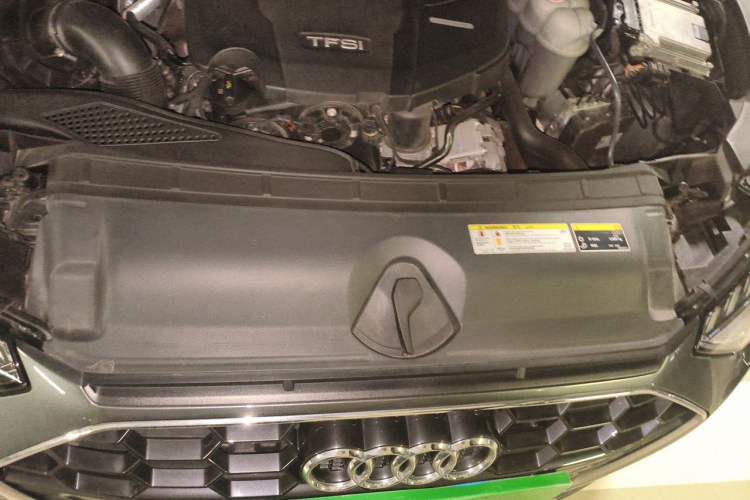 Used Audi A4L 2020 40 TFSI Luxury Dynamic Model Engine Bay