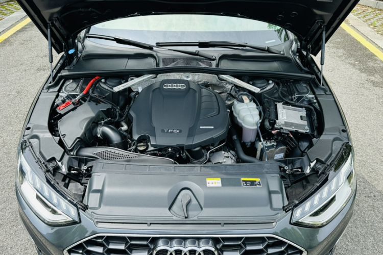 Used Audi A4L 2020 40 TFSI Fashion Dynamic Model Engine Bay