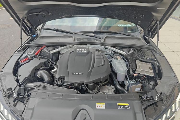 Used Audi A4L 2020 40 TFSI quattro Luxury Dynamic Model Engine Bay