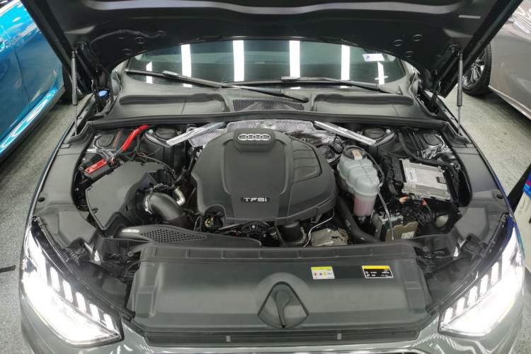 Used Audi A4L 2020 40 TFSI Fashion Dynamic Model Engine Bay